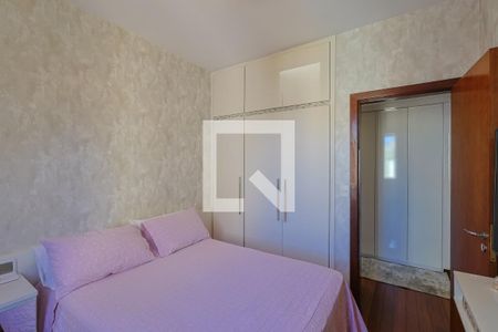 Apartamento à venda com 138m², 4 quartos e 2 vagasQuarto 3