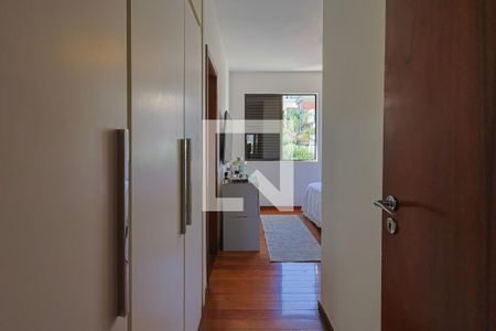 Quarto 1 de apartamento à venda com 4 quartos, 138m² em Santo Antônio, Belo Horizonte