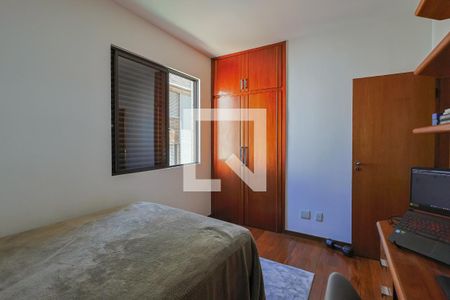 Apartamento à venda com 138m², 4 quartos e 2 vagasQuarto 4