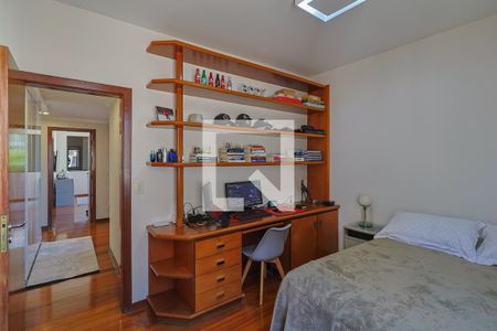 Apartamento à venda com 138m², 4 quartos e 2 vagasQuarto 4