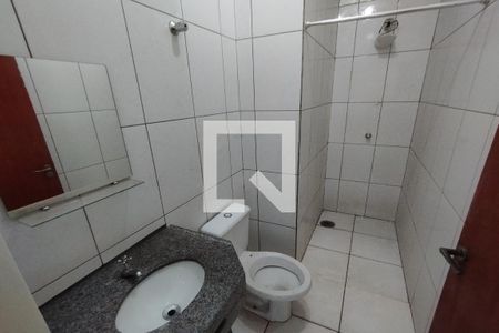 Banheiro Social de kitnet/studio para alugar com 1 quarto, 28m² em Vila Tiberio, Ribeirão Preto