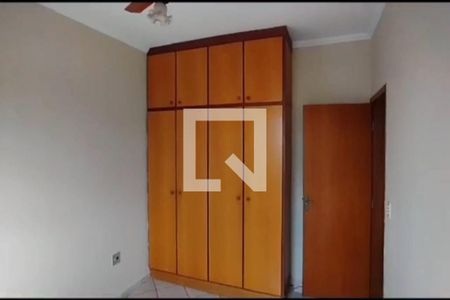 Dormitório 01 de apartamento para alugar com 2 quartos, 58m² em Vila Tiberio, Ribeirão Preto