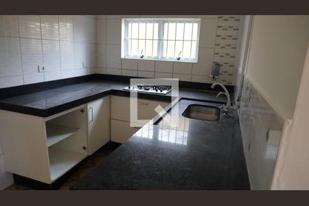 Cozinha de casa para alugar com 1 quarto, 60m² em Jardim Novo Taboao, São Paulo