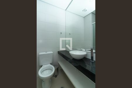 Banheiro de apartamento para alugar com 1 quarto, 32m² em Granja Viana, Cotia