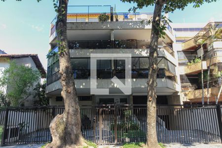 Apartamento para alugar com 370m², 5 quartos e 3 vagasPlaca Quinto Andar