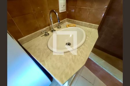 Apartamento à venda com 102m², 3 quartos e 1 vaga Apartamento à venda com 102m², 3 quartos e 1 vagaBanheiro social