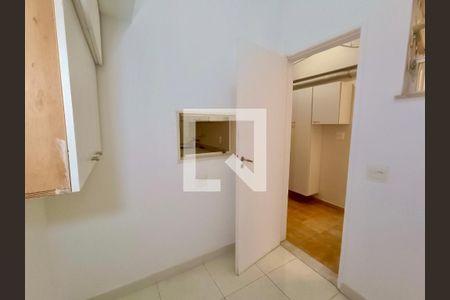 Apartamento à venda com 102m², 3 quartos e 1 vaga Apartamento à venda com 102m², 3 quartos e 1 vagaQuarto serviço