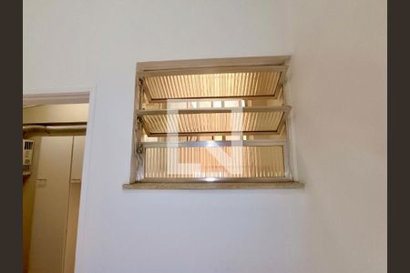 Apartamento à venda com 102m², 3 quartos e 1 vaga Apartamento à venda com 102m², 3 quartos e 1 vagaQuarto serviço