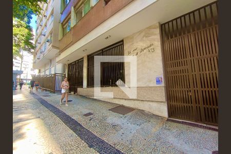 Apartamento à venda com 102m², 3 quartos e 1 vaga Apartamento à venda com 102m², 3 quartos e 1 vagaFachada com cartaz QA