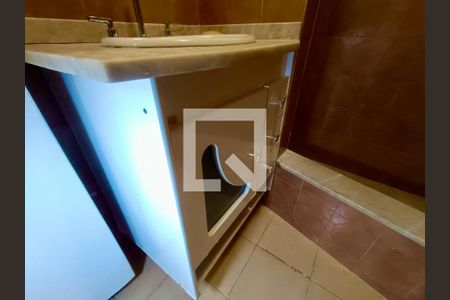 Apartamento à venda com 102m², 3 quartos e 1 vaga Apartamento à venda com 102m², 3 quartos e 1 vagaBanheiro social