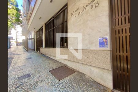 Apartamento à venda com 102m², 3 quartos e 1 vaga Apartamento à venda com 102m², 3 quartos e 1 vagaFachada com cartaz QA