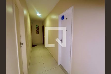 Apartamento à venda com 102m², 3 quartos e 1 vaga Apartamento à venda com 102m², 3 quartos e 1 vagaHall serviço com Lockbox instalado