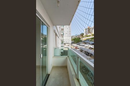 Apartamento para alugar com 76m², 2 quartos e 1 vagaVaranda da Sala