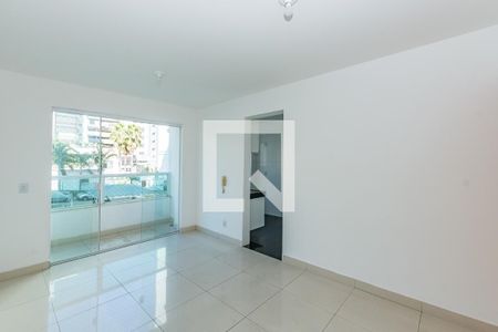 Apartamento para alugar com 76m², 2 quartos e 1 vagaSala
