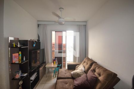 Sala de apartamento para alugar com 2 quartos, 48m² em Cruzeiro do Sul, Nova Iguaçu