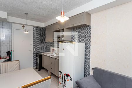 Sala, cozinha e área de serviço de apartamento para alugar com 2 quartos, 35m² em Piqueri, São Paulo