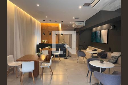 Apartamento à venda com 36m², 2 quartos e sem vagaÁrea comum - Salão de festas