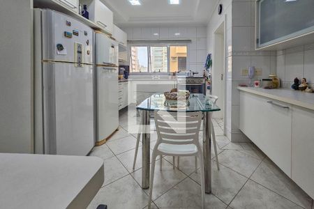 Apartamento para alugar com 170m², 4 quartos e 2 vagas Apartamento para alugar com 170m², 4 quartos e 2 vagasCozinha