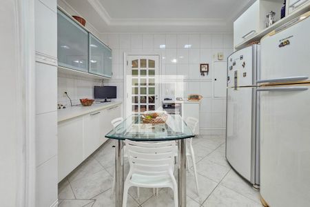 Apartamento para alugar com 170m², 4 quartos e 2 vagas Apartamento para alugar com 170m², 4 quartos e 2 vagasCozinha