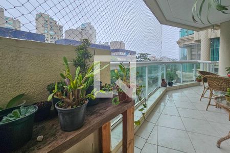 Apartamento para alugar com 170m², 4 quartos e 2 vagas Apartamento para alugar com 170m², 4 quartos e 2 vagasVaranda