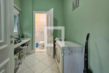 Apartamento para alugar com 170m², 4 quartos e 2 vagas Apartamento para alugar com 170m², 4 quartos e 2 vagasÁrea de serviço