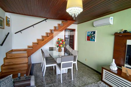 sala de casa de condomínio à venda com 2 quartos, 331m² em Jacarepaguá, Rio de Janeiro