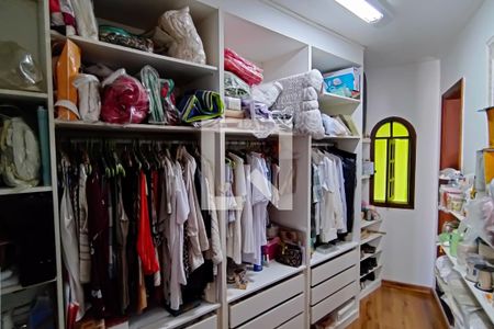 Casa de condomínio à venda com 331m², 2 quartos e 3 vagas Casa de condomínio à venda com 331m², 2 quartos e 3 vagasquarto 2 suite