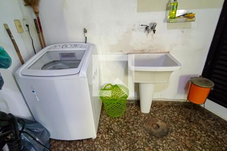 Casa de condomínio à venda com 331m², 2 quartos e 3 vagas Casa de condomínio à venda com 331m², 2 quartos e 3 vagasarea de serviço