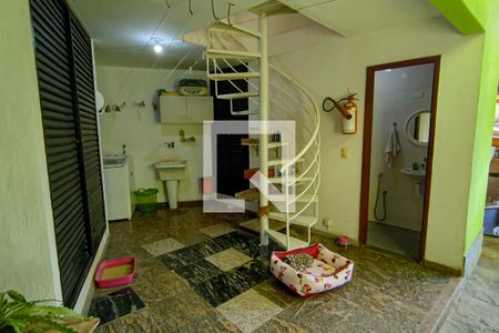 Casa de condomínio à venda com 331m², 2 quartos e 3 vagas Casa de condomínio à venda com 331m², 2 quartos e 3 vagasarea de serviço