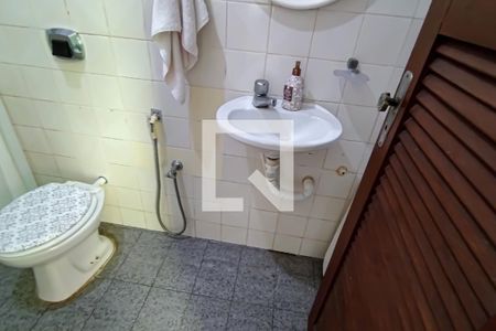 Casa de condomínio à venda com 331m², 2 quartos e 3 vagas Casa de condomínio à venda com 331m², 2 quartos e 3 vagaslavabo