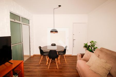 Sala de apartamento à venda com 3 quartos, 68m² em Santa Efigênia, Belo Horizonte