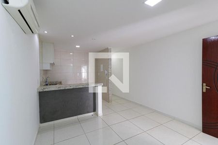 Casa para alugar com 60m², 2 quartos e sem vaga Casa para alugar com 60m², 2 quartos e sem vagaSala