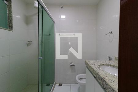 Banheiro da Suíte de casa para alugar com 2 quartos, 60m² em Piedade, Rio de Janeiro
