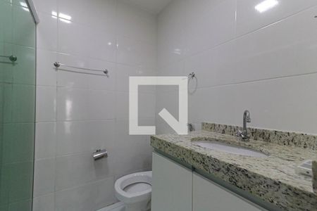 Banheiro da Suíte de casa para alugar com 2 quartos, 60m² em Piedade, Rio de Janeiro