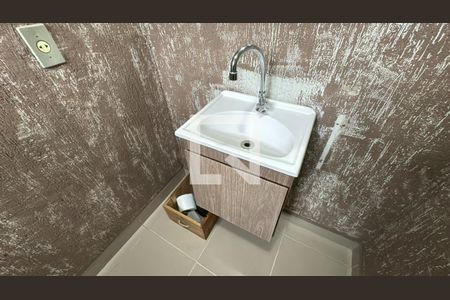 Casa para alugar com 65m², 1 quarto e 2 vagasLavabo