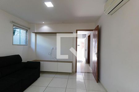 Sala de casa para alugar com 2 quartos, 60m² em Piedade, Rio de Janeiro