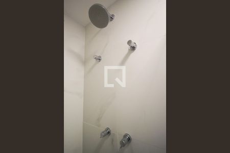 Banheiro  de kitnet/studio para alugar com 1 quarto, 27m² em Indianópolis, São Paulo