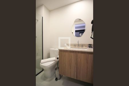 Banheiro  de kitnet/studio à venda com 1 quarto, 27m² em Indianópolis, São Paulo