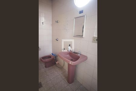 Casa à venda com 360m², 3 quartos e 1 vagaBanheiro 2