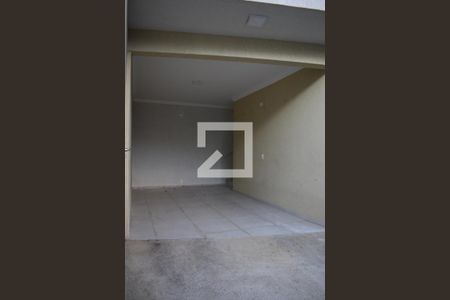 Garagem de casa para alugar com 3 quartos, 125m² em Umbará, Curitiba