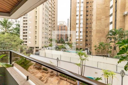 Sacada de apartamento à venda com 3 quartos, 141m² em Moema, São Paulo