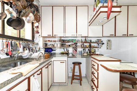 Apartamento para alugar com 141m², 3 quartos e 2 vagasCozinha