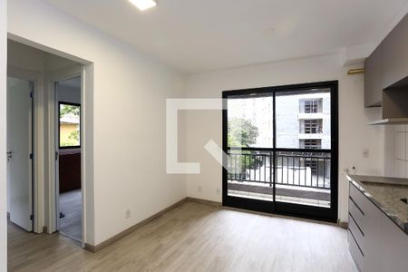 Sala / Cozinha de apartamento para alugar com 2 quartos, 39m² em Cidade Jardim, São Paulo