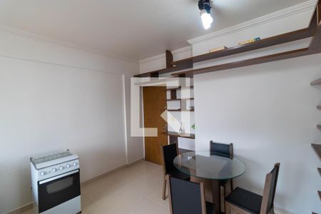 Salas de apartamento à venda com 1 quarto, 57m² em Vila Itapura, Campinas
