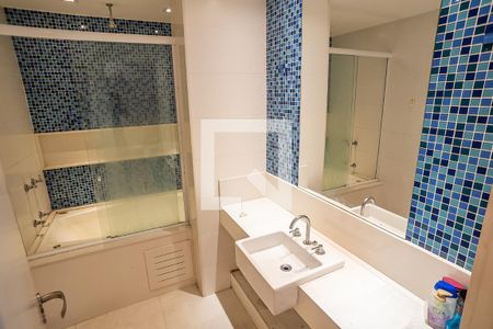 Apartamento à venda com 177m², 3 quartos e 1 vagaBanheiro Quarto 5