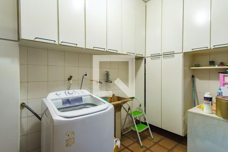 Casa à venda com 180m², 4 quartos e 2 vagasÁrea de Serviço