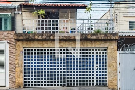 Casa à venda com 180m², 4 quartos e 2 vagasFachada