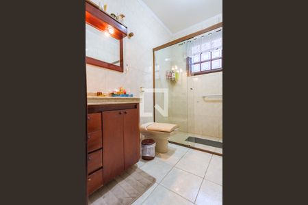 Casa à venda com 180m², 4 quartos e 2 vagasBanheiro Térreo