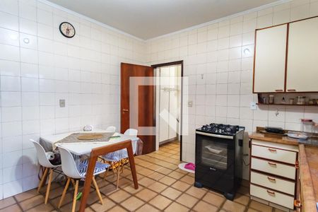 Casa à venda com 180m², 4 quartos e 2 vagasCozinha