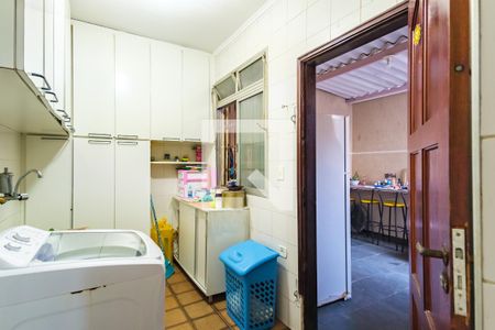 Casa à venda com 180m², 4 quartos e 2 vagasÁrea de Serviço